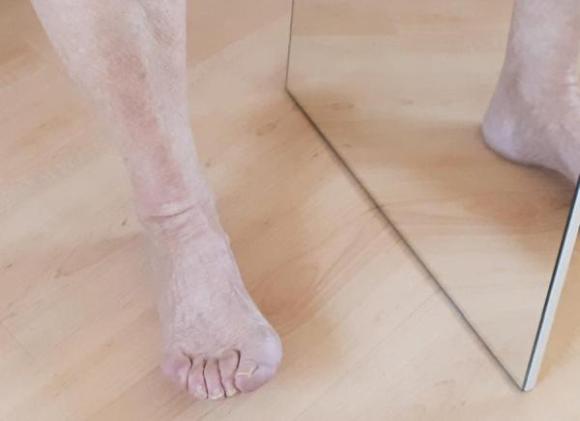Gesundheitstipp der Woche · Spiegeltherapie bei Fußschmerzen